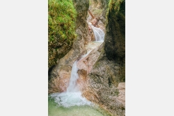 Wasserfall in der Almbachklamm