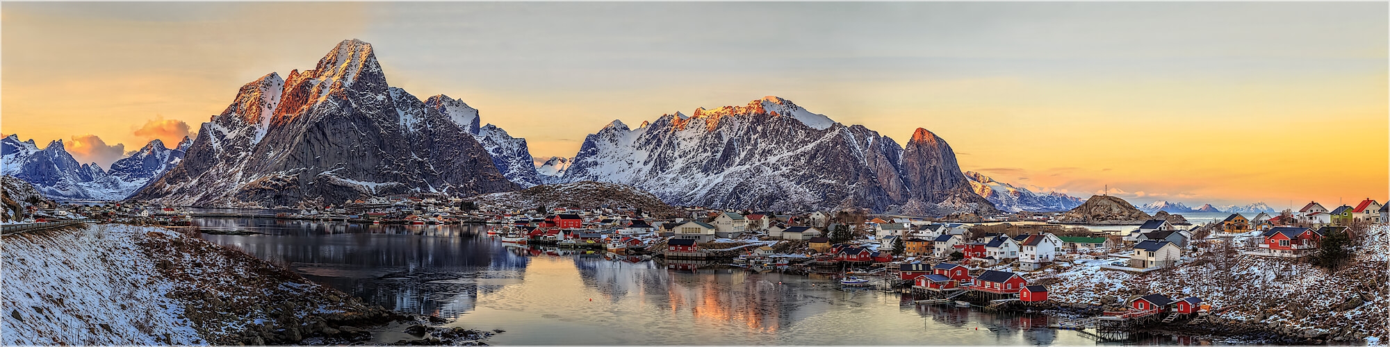 winterlicher Polartag Reine Norwegen