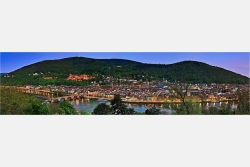 Abendliches Heidelberg vom Philosophenweg