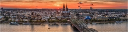Panoramabild Skyline Köln im Sonnenuntergang