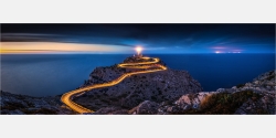 Panoramafoto Leuchtspuren am Cap Formentor Mallorca