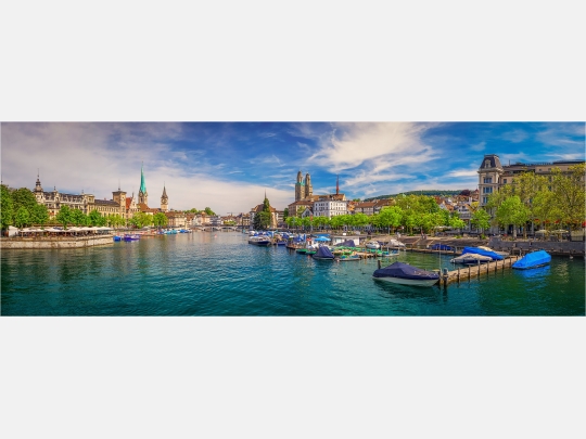 Panoramafoto Zürich Schweiz im Sommer