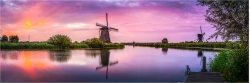 Panoramabild morgens in Kinderdijk Holland