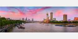 Panoramafoto Londoner Skyline im Abendrot