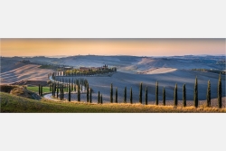Panoramabild langer Zypressenweg Toskana Italien