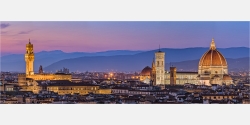 Panoramafoto abendlicher Blick über Florenz zum Dom