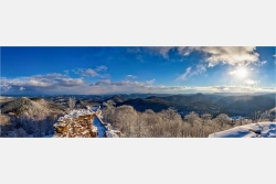 Panoramabild Winter in der Pfalz bei der Wegelsburg