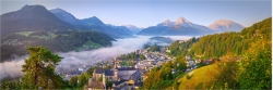 Panoramafoto Berchtesgaden im Morgennebel