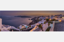 Panoramafoto  Abenstimmung in Oia Santorini Griechenland