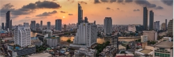 Panoramafoto Bangkok im Abenddunst