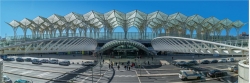 Panoramafoto Lissabon Portugal moderne Architektur des Bahnhofs Oriente